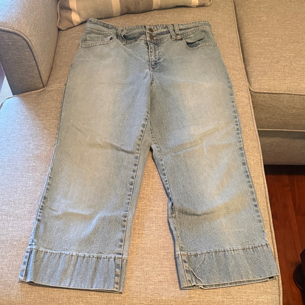 New York & Company Sky Blue Cropped Jeans